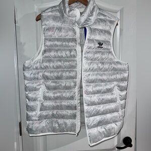 NEW Adidas Originals Sleeveless Puffer Vest White/L HK7539 ESS+ SUST Vest Jacket